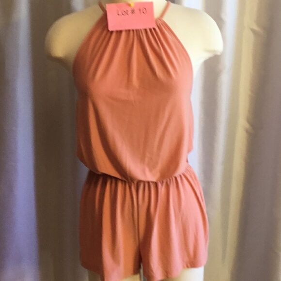 NWOT shorts jumpsuit in size small by SWEET RAIN in light tangerine color - Picture 3 of 11